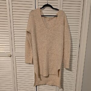POL Cream Oversized V-Neck Sweater | Soft Fuzzy Knit | NWT S